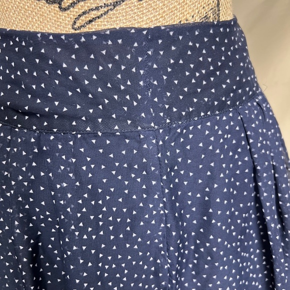 Gap lined skirt, size 10. - Picture 3 of 9